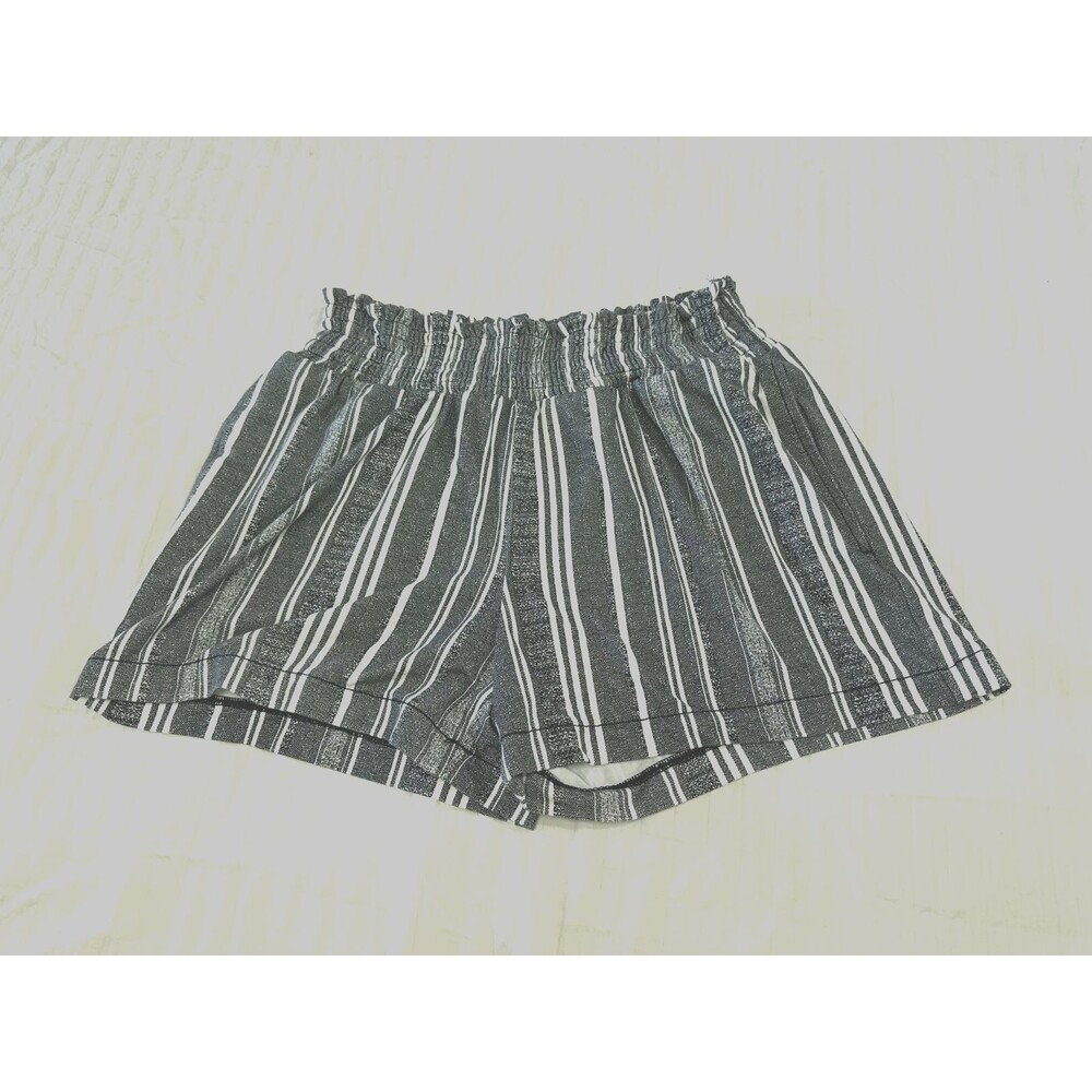 TIME AND TRU WOMENS SHORTS SIZE M